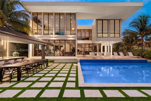 Golden Isles Estates, 521 Holiday Dr, Hallandale Beach, Florida 33009, image 1