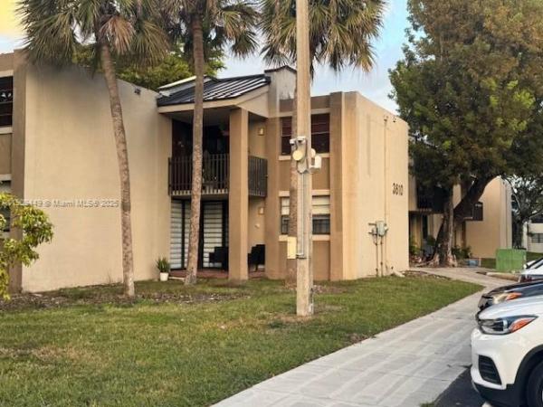  #4-104, Unincorporated Dade County, Florida 33165, image 1