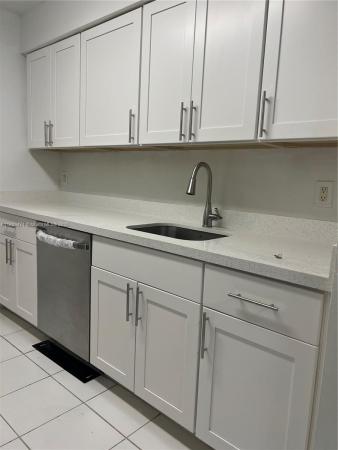 Palm Village Club, 500 NE 2nd St #312, Dania Beach, Florida 33004, image 2