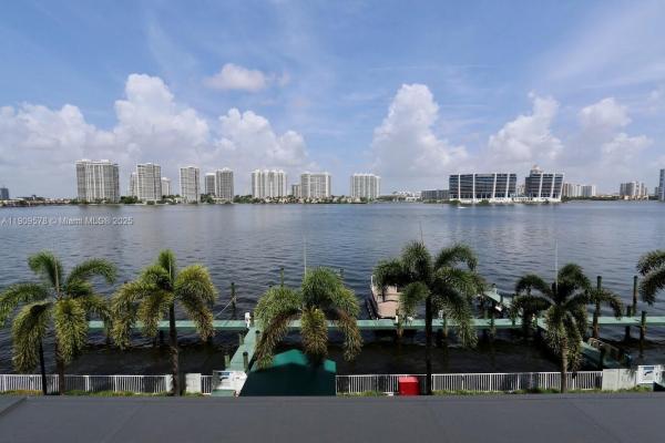 Le Laurier, 17800 N Bay Rd #404, Sunny Isles Beach, Florida 33160, image 2