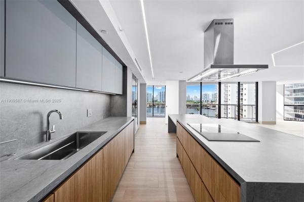 Harborside At The Waterways, 3640 Yacht Club Dr #810, Aventura, Florida 33180, image 2