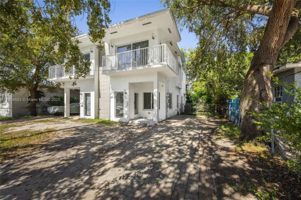 Pramar, Miami, Florida 33150, image 1