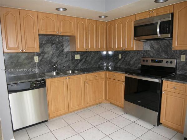 Horizons West, 8600 SW 133rd Avenue Rd #418, Kendale Lakes, Florida 33183, image 1