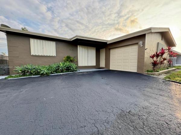 Sunrise Golf Village, 8670 NW 28th Pl #., Sunrise, Florida 33322, image 1