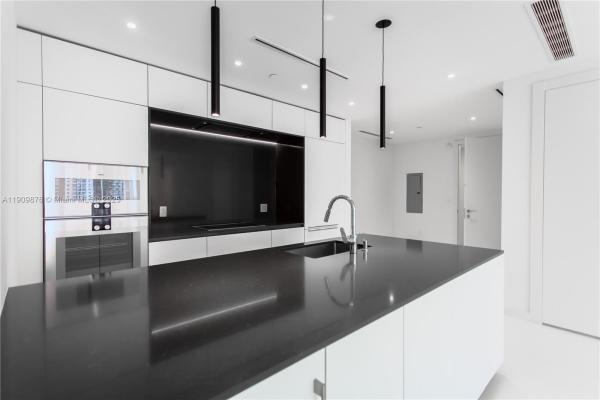 300 Biscayne Blvd Way #1003, Miami, Florida 33131, image 3