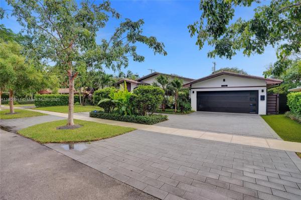 Greynolds Park West, 2156 NE 187th St, North Miami Beach, Florida 33179, image 1