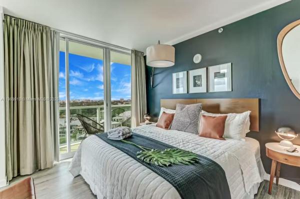 2889 Mcfarlane Rd #1512, Miami, Florida 33133, image 1