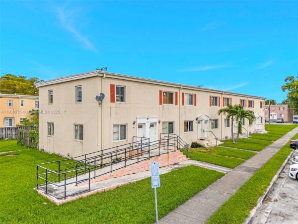 Sunset Palm Villas, 427 NW 84th Ter #427, West Little River, Florida 33150, image 2