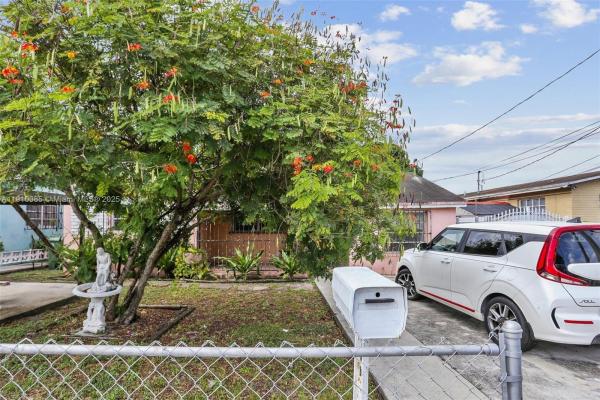 Ingleside Park, 4166 E 10th Ct, Hialeah, Florida 33013, image 1