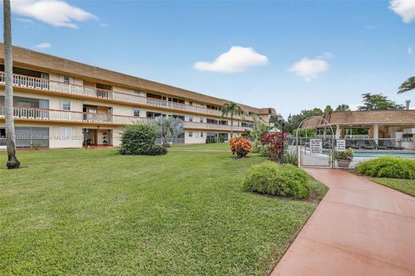 Beverly Hills, 5300 Washington St #T218, Hollywood, Florida 33021, image 1