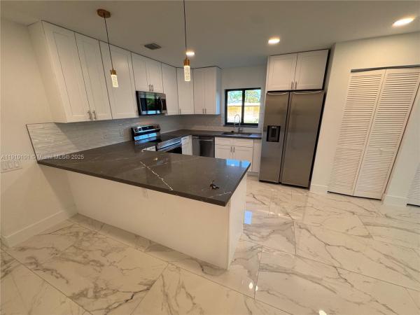 Franklin Park, 2430 NW 22nd Rd, Fort Lauderdale, Florida 33311, image 1