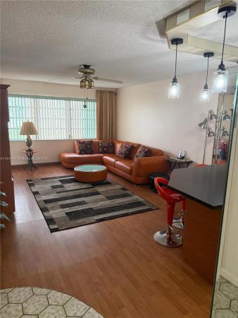 Gulfstream Garden, 410 SE 2nd St #105, Hallandale Beach, Florida 33009, image 1