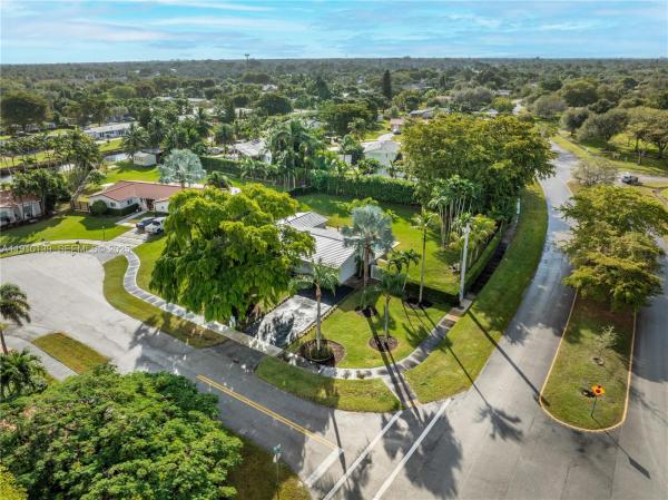 Kendale, 10320 SW 91st St, Kendall, Florida 33176, image 3