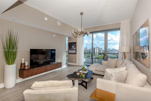 Aventura Parksquare Residences, 2960 NE 207th St #1112, Aventura, Florida 33180, image 1