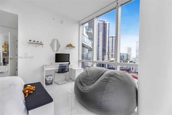 Paramount Miami Worldcenter, 851 NE 1st Ave #1202, Miami, Florida 33132, image 1