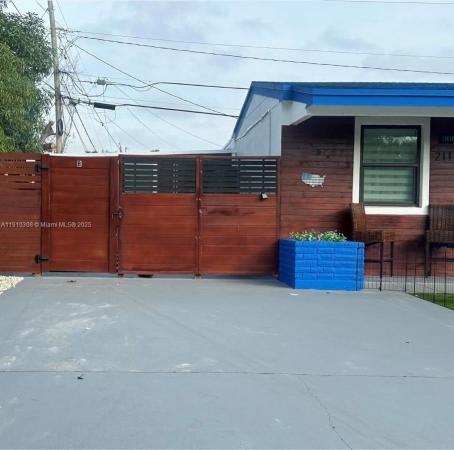 Fleetwood Gardens, 2115 NW 185th St #B, Miami Gardens, Florida 33056, image 1