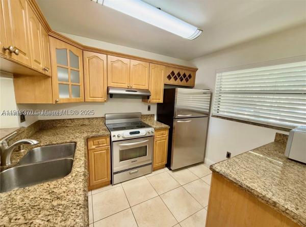Gardens Of Kendall South, 10825 SW 112th Ave #302, Kendall, Florida 33176, image 2