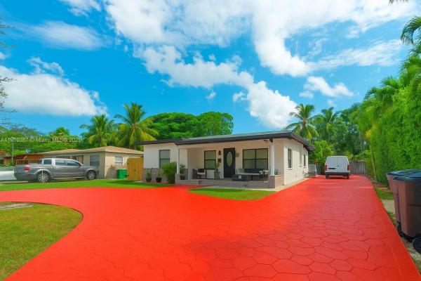 Sunkist Grove, 1240 NW 124th St, North Miami, Florida 33167, image 2