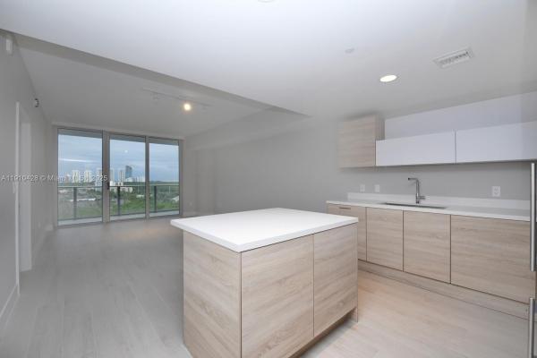 The Harbour South Tower, 16385 Biscayne Blvd #1219, North Miami Beach, Florida 33160, image 2