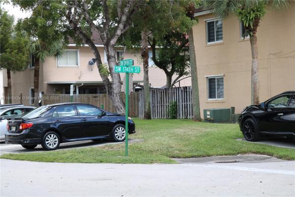 Weitzer Serena Lakes Townhomes, 17406 SW 139th Ct, Richmond West, Florida 33177, image 3