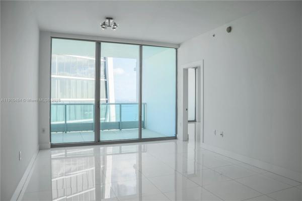 900 Biscayne Bay, 900 Biscayne Blvd #5610, Miami, Florida 33132, image 2