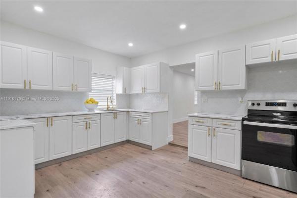 Miami, Florida 33150, image 1