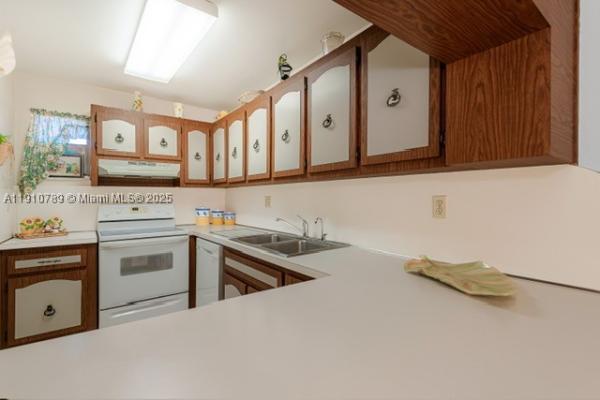 Palm East Gardens, 1890 W 56th St #1423, Hialeah, Florida 33012, image 1