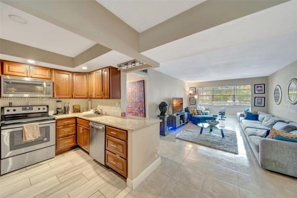 Plantation Place, 6700 Cypress Rd #105, Plantation, Florida 33317, image 1