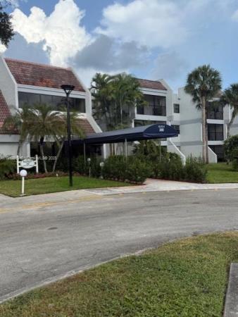 Racquet Club At Bonaventure, 200 Lakeview Dr #102, Weston, Florida 33326, image 1
