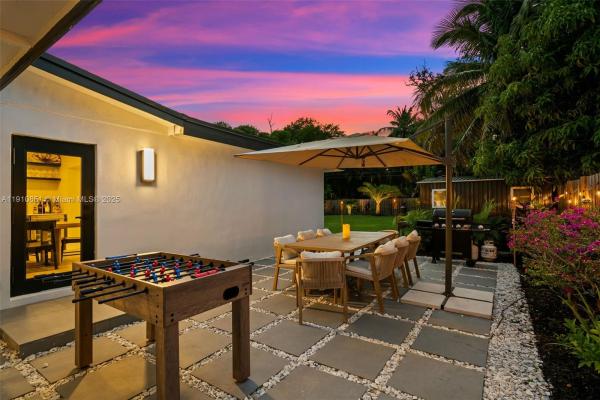 Robertson Park, 329 SW 18th Ave, Fort Lauderdale, Florida 33312, image 1