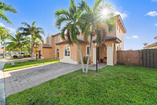 Meghans Place, 2526 NE 41st Ave, Homestead, Florida 33033, image 3
