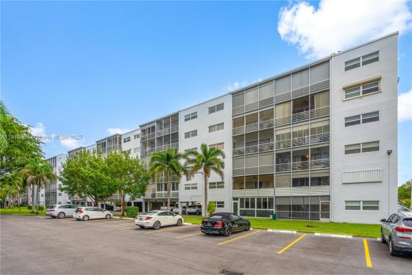 Fairways Royale, 1425 Atlantic Shores Blvd #409, Hallandale Beach, Florida 33009, image 1