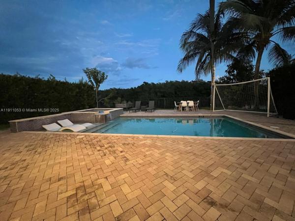Aventura Lakes, 20825 NE 32nd Pl, Aventura, Florida 33180, image 2