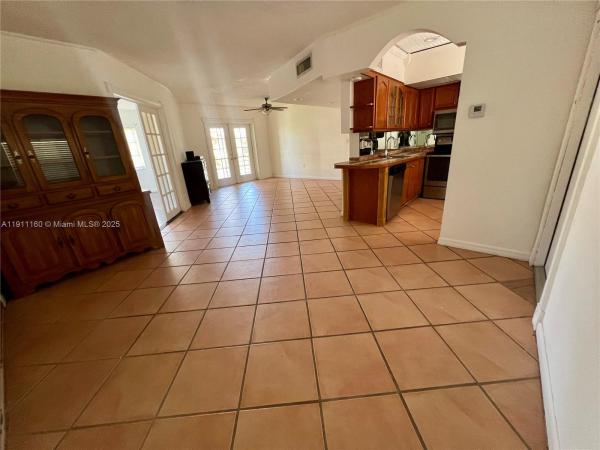 Biscayne Lake Gardens, 2825 NE 201st Ter #M214, Aventura, Florida 33180, image 2