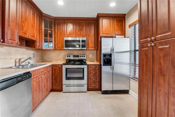 The Provinces Of Pierpointe At Pembroke Lakes, 11530 NW 10th St, Pembroke Pines, Florida 33026, image 2