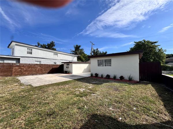 Stephens Manor, 748 NW 77th Ter, Gladeview, Florida 33150, image 2