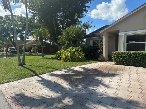 Edgewater Park, 13328 SW 113th Ct, Richmond Heights, Florida 33176, image 2