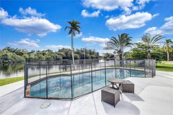 Orangebrook Golf Estates, 217 N 31st Ave, Hollywood, Florida 33021, image 2