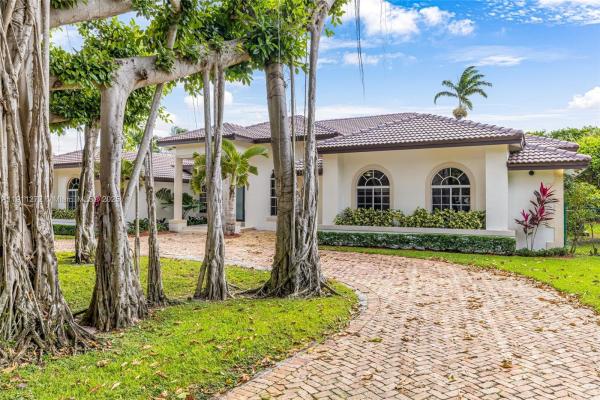 Pinecrest Mansions, 7250 SW 99th St, Pinecrest, Florida 33156, image 3