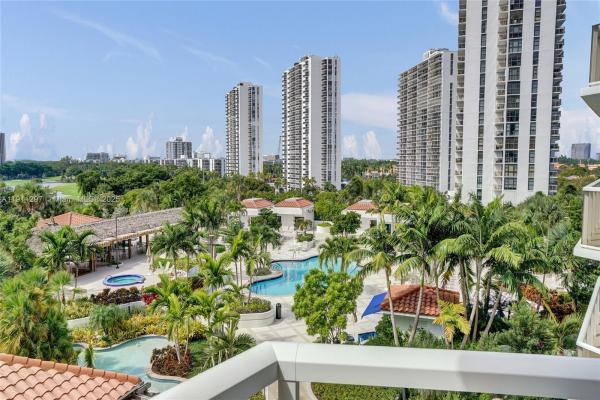 Hamptons West, 20281 E Country Club Dr #511, Aventura, Florida 33180, image 2
