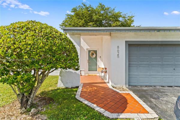 8625 SW 133rd Road Pl, Miami, Florida 33183, image 1