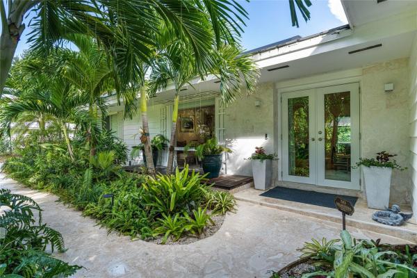 Old Cutler Estates, 14941 SW 69th Ct, Palmetto Bay, Florida 33158, image 1