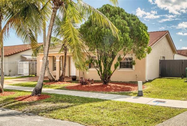 Majestic Homes, 14632 SW 172nd Ln, Richmond West, Florida 33177, image 2