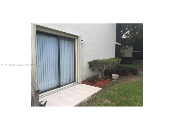 Racquet Club At Bonaventure, 415 Lakeview Dr #104, Weston, Florida 33326, image 2