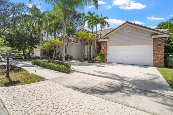 Oakbrook, 2611 Oakbrook Ln, Weston, Florida 33332, image 1