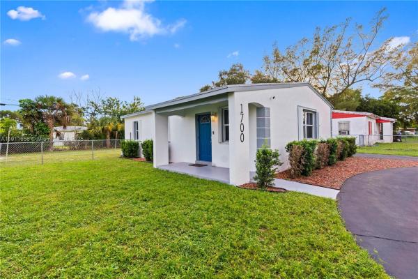 Lauderdale Manors, 1700 NW 13th St, Fort Lauderdale, Florida 33311, image 1