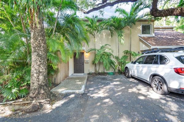 3235 Mcdonald St #5, Miami, Florida 33133, image 1