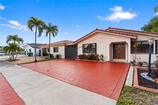 13514 SW 27th St, Unincorporated Dade County, Florida 33175, image 1