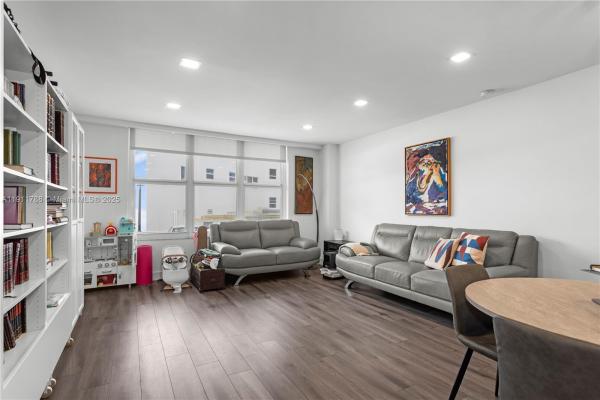 The Carriage Club, 5001 Collins Ave #1G, Miami Beach, Florida 33140, image 1