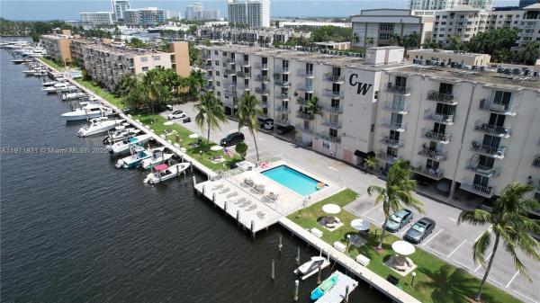 Cromwell West, 1731 SE 15th St #205, Fort Lauderdale, Florida 33316, image 2